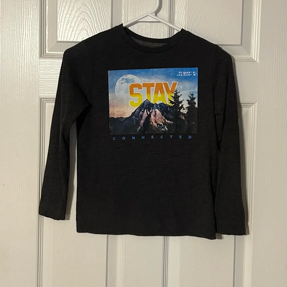 Gray‎ Stay Connected Mountain Tee